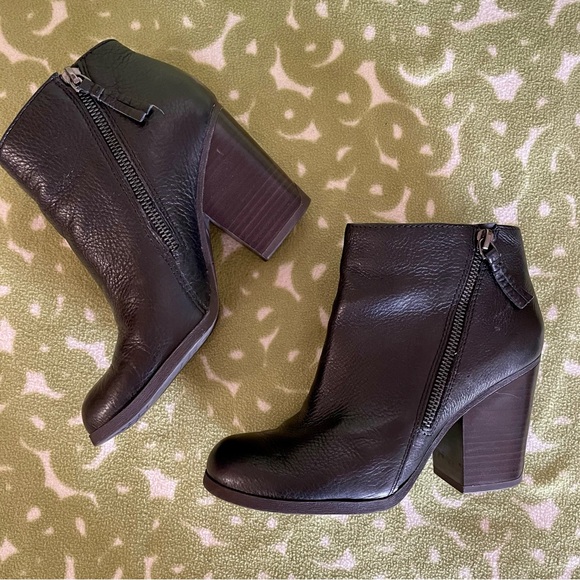 Kenneth Cole Reaction black genuine leather ankle boots booties might win zipper - Picture 2 of 7